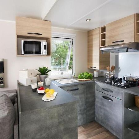 Mobile Home 3 Chambres 2 Salles De Bains Dans Camping 4 Etoiles Aux Charmettes Mh K168 莱马特 外观 照片