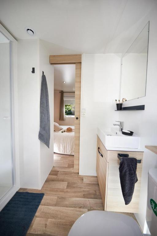 Mobile Home 3 Chambres 2 Salles De Bains Dans Camping 4 Etoiles Aux Charmettes Mh K168 莱马特 外观 照片