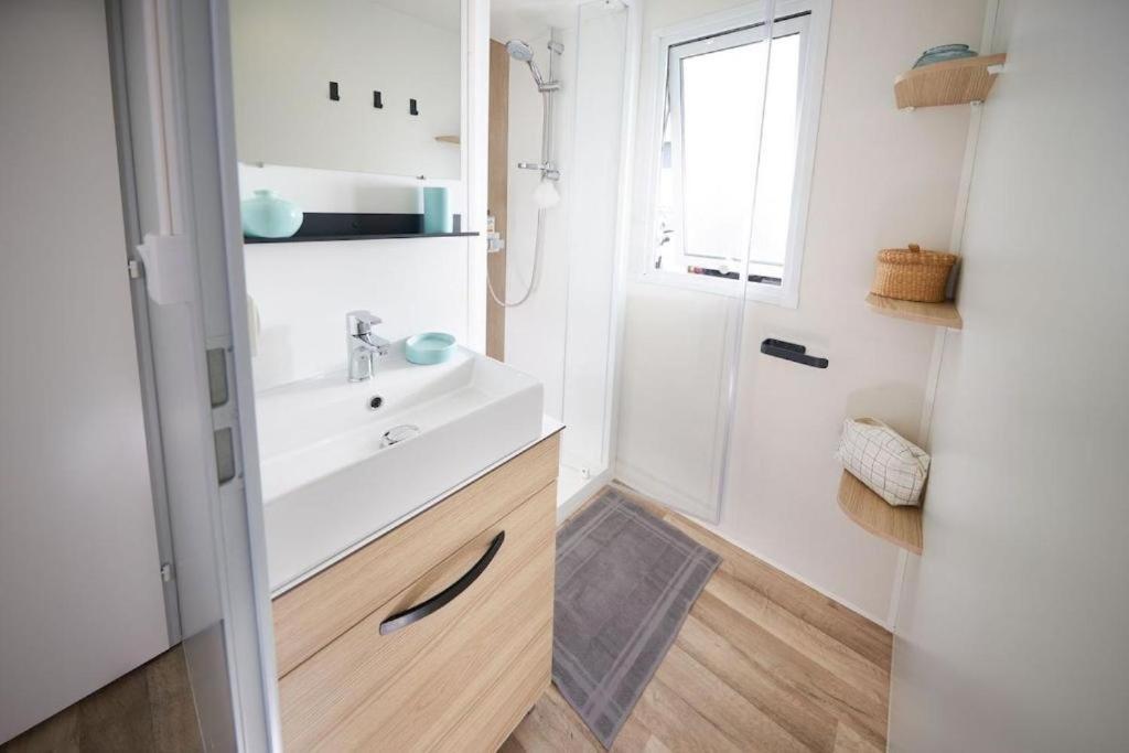 Mobile Home 3 Chambres 2 Salles De Bains Dans Camping 4 Etoiles Aux Charmettes Mh K168 莱马特 外观 照片