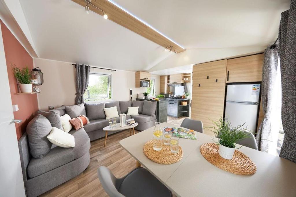Mobile Home 3 Chambres 2 Salles De Bains Dans Camping 4 Etoiles Aux Charmettes Mh K168 莱马特 外观 照片