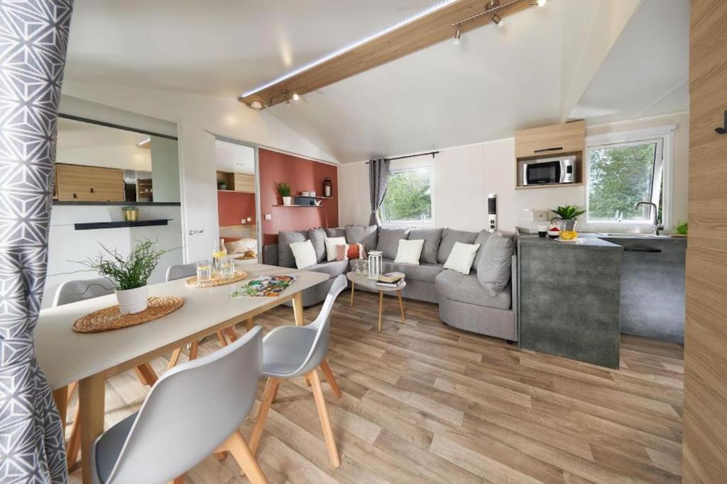 Mobile Home 3 Chambres 2 Salles De Bains Dans Camping 4 Etoiles Aux Charmettes Mh K168 莱马特 外观 照片